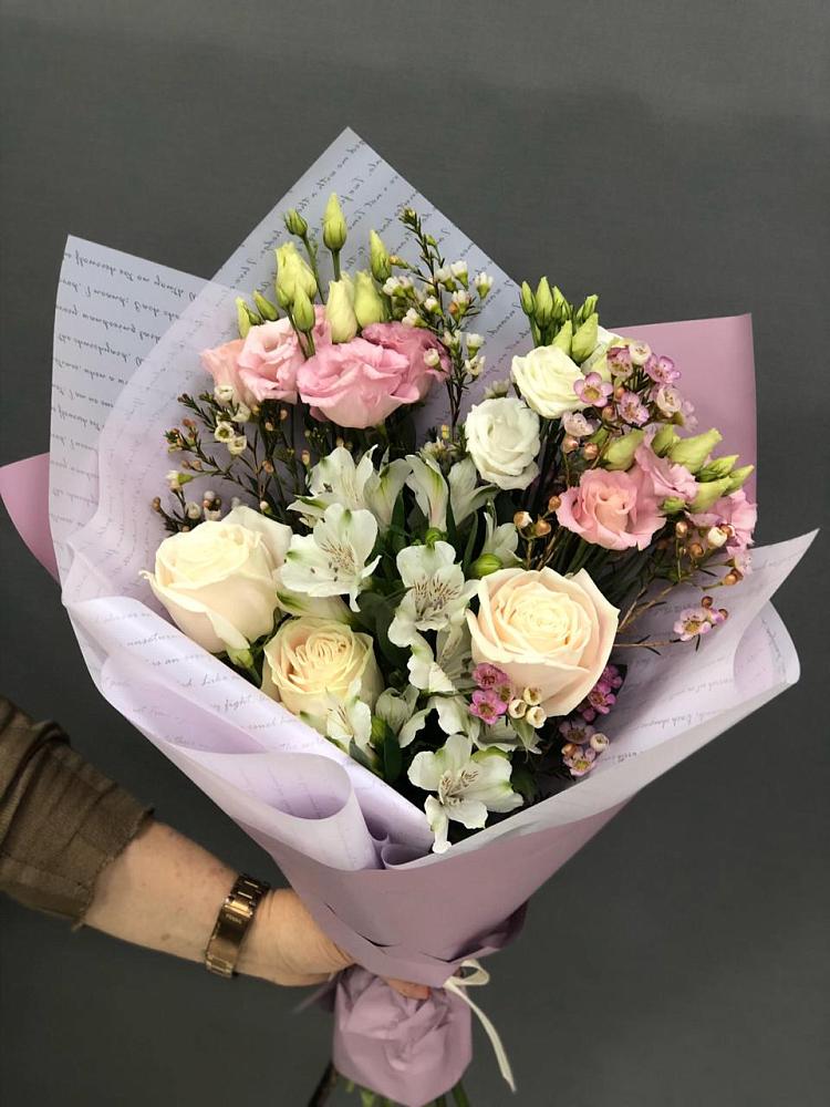 Букет цветов из: Альстромерии, Розы и Лизиантусы в Нестеровском