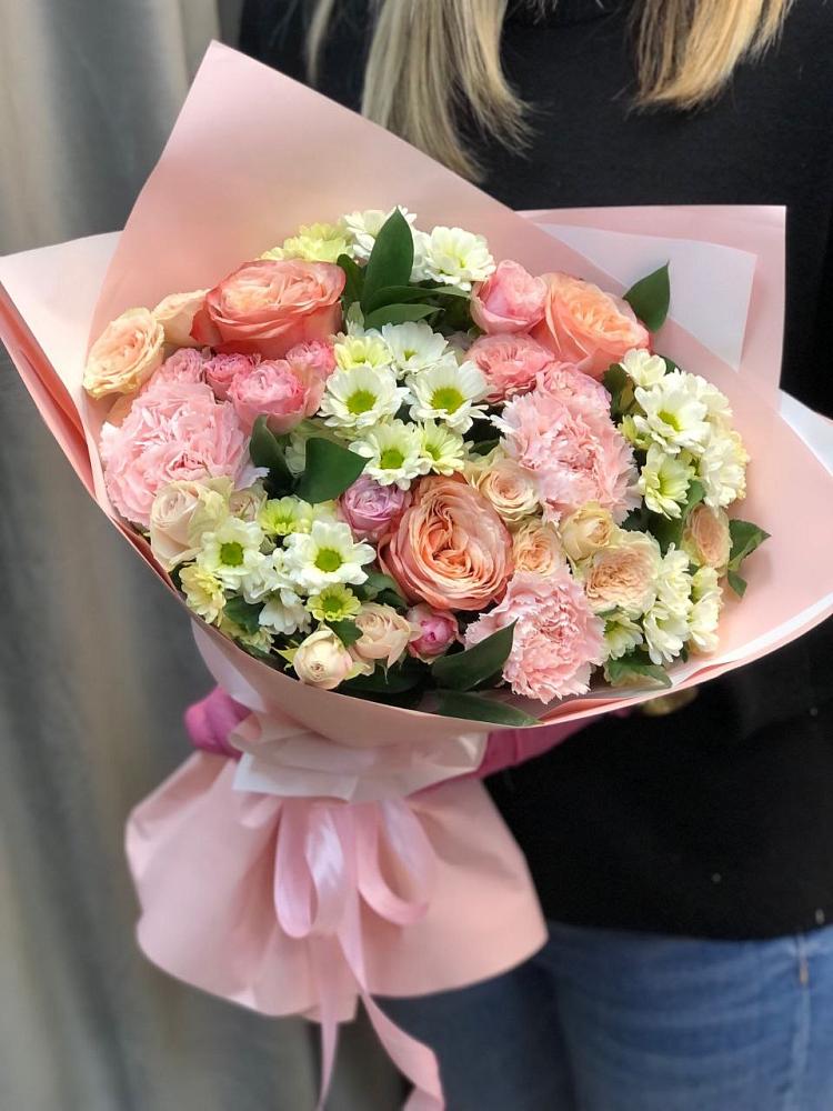 Букет цветов из: Гвоздики, Розы и Хризантемы в Нестеровском