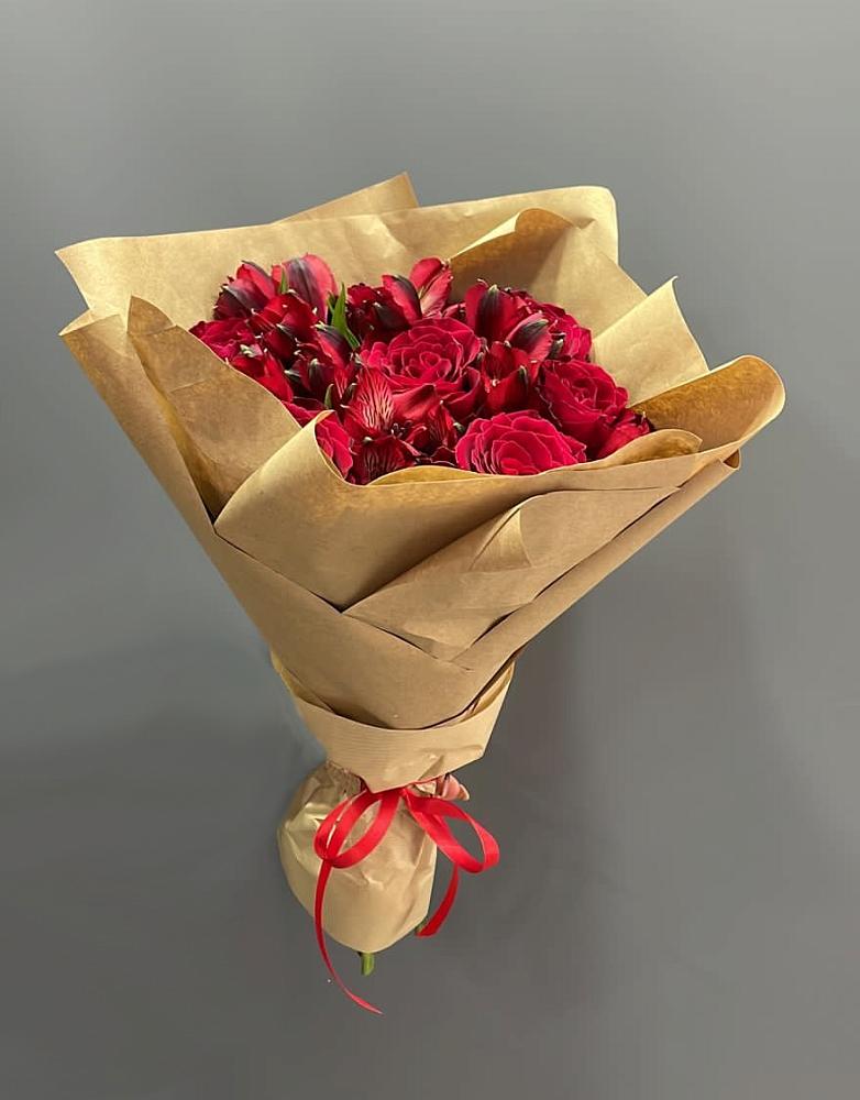 Букет цветов из: Альстромерии и Розы в Нестеровском