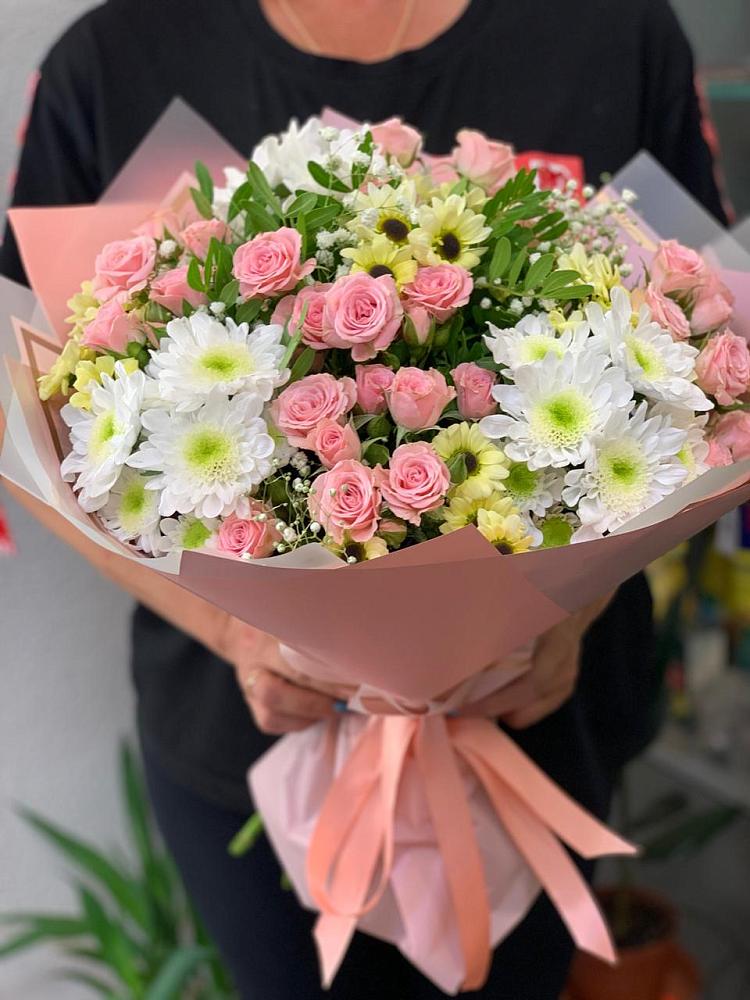 Букет цветов из: Розы и Хризантемы в Нестеровском