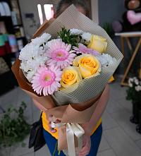 Букет цветов из:  Герберы, Розы и Хризантемы в Нестеровском