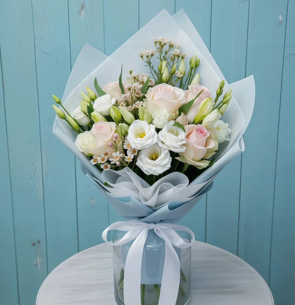 Букет цветов из: Розы и Лизиантусы в Нестеровском