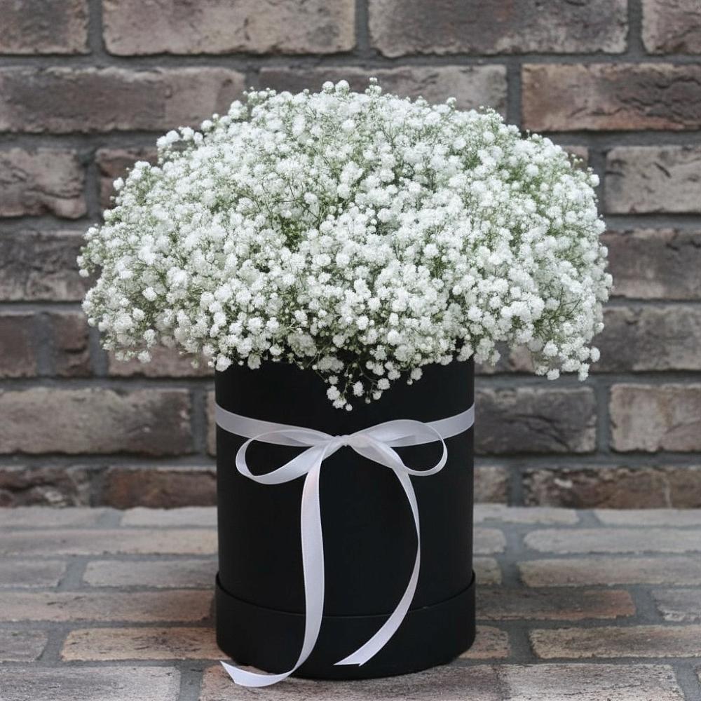 Цветочная композиция из Гипсофила в шляпной коробке в Нестеровском