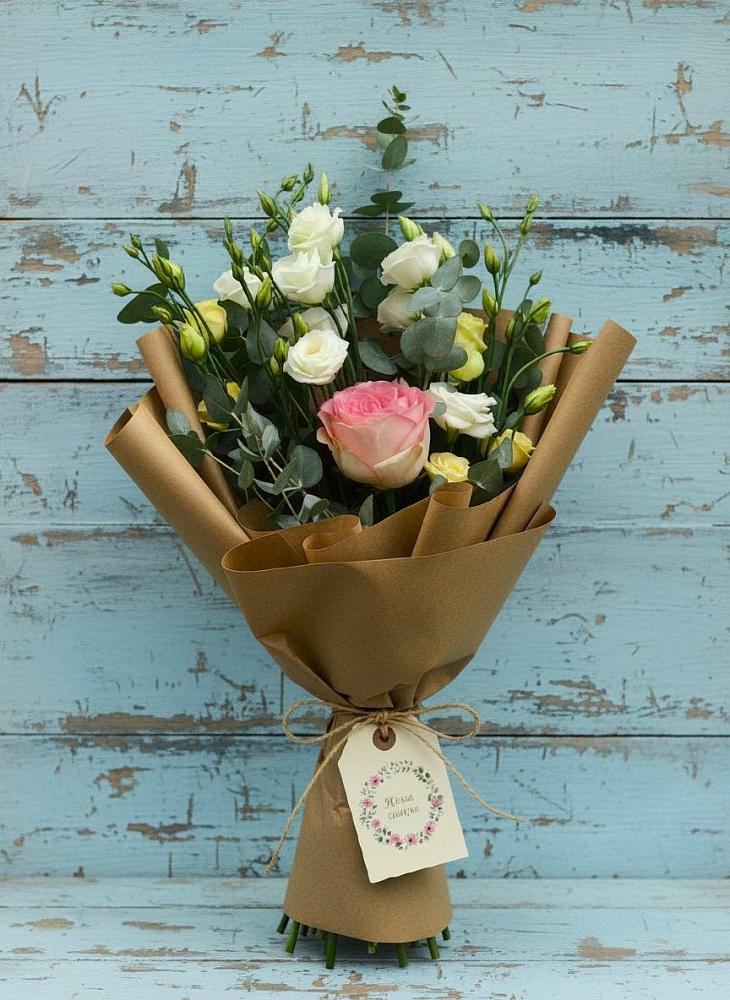 Букет цветов из: Розы и Лизиантусы в Нестеровском