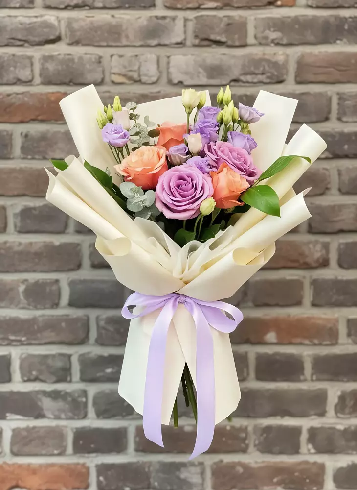 Букет цветов из: Лизиантусы и Розы в Нестеровском