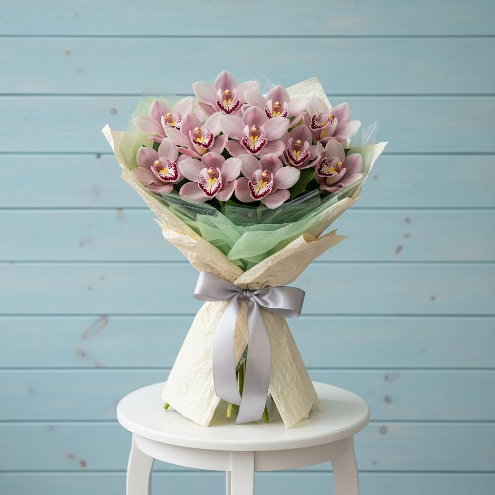 Букет цветов из: Орхидеи и Розы в Нестеровском