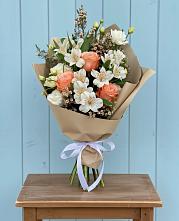 Букет цветов из:  Альстромерии, Лизиантусы, Розы и Хризантемы #REPLACE_PRED# Нестеровском