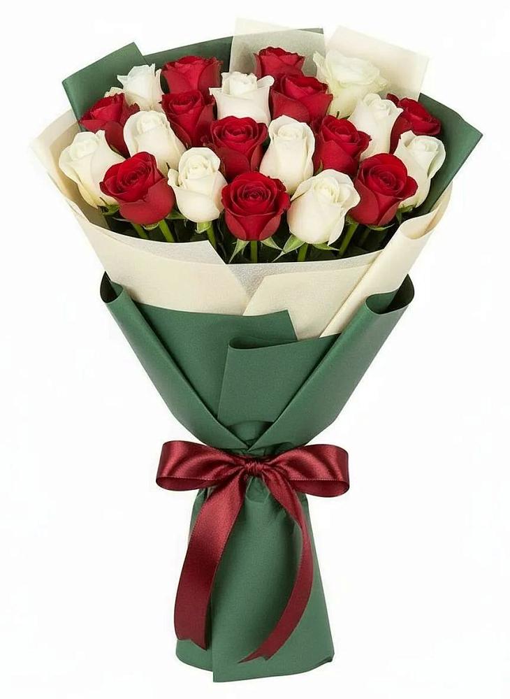 Букет Микс из красных и белых роз в Нестеровском