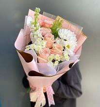 Букет цветов из:  Хризантемы и Розы в Нестеровском