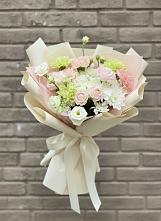 Букет цветов из:  Гвоздики, Розы, Лизиантусы и Хризантемы в Нестеровском