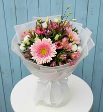 Букет цветов из:  Герберы, Альстромерии и Лизиантусы в Нестеровском