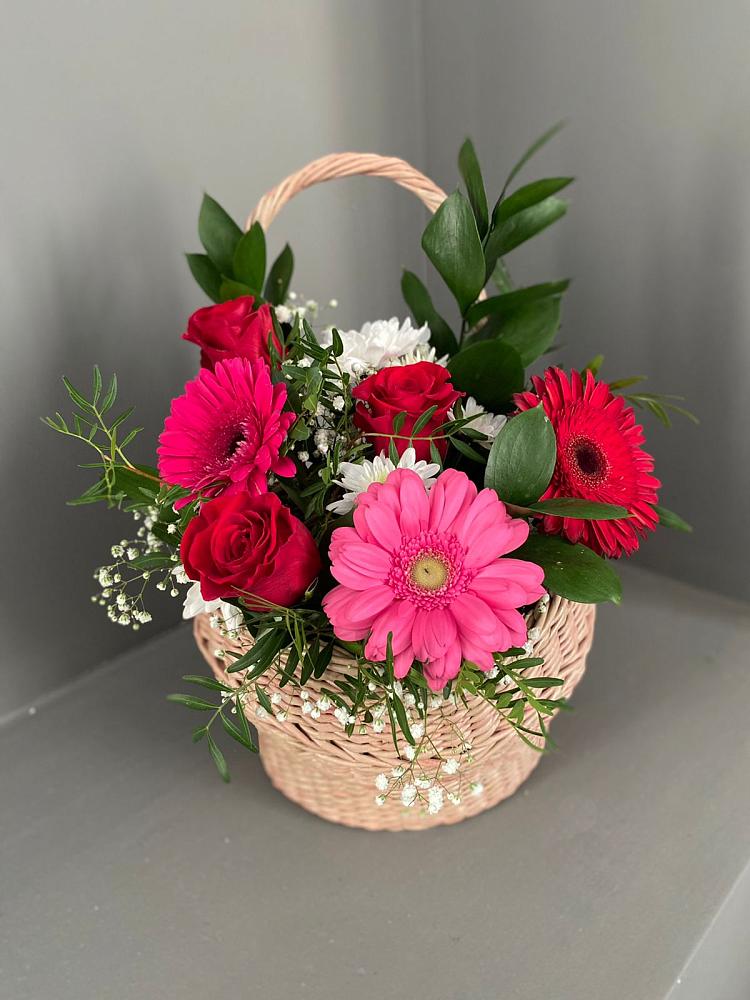 Цветочная композиция из Розы, Хризантемы и Герберы в корзине в Нестеровском