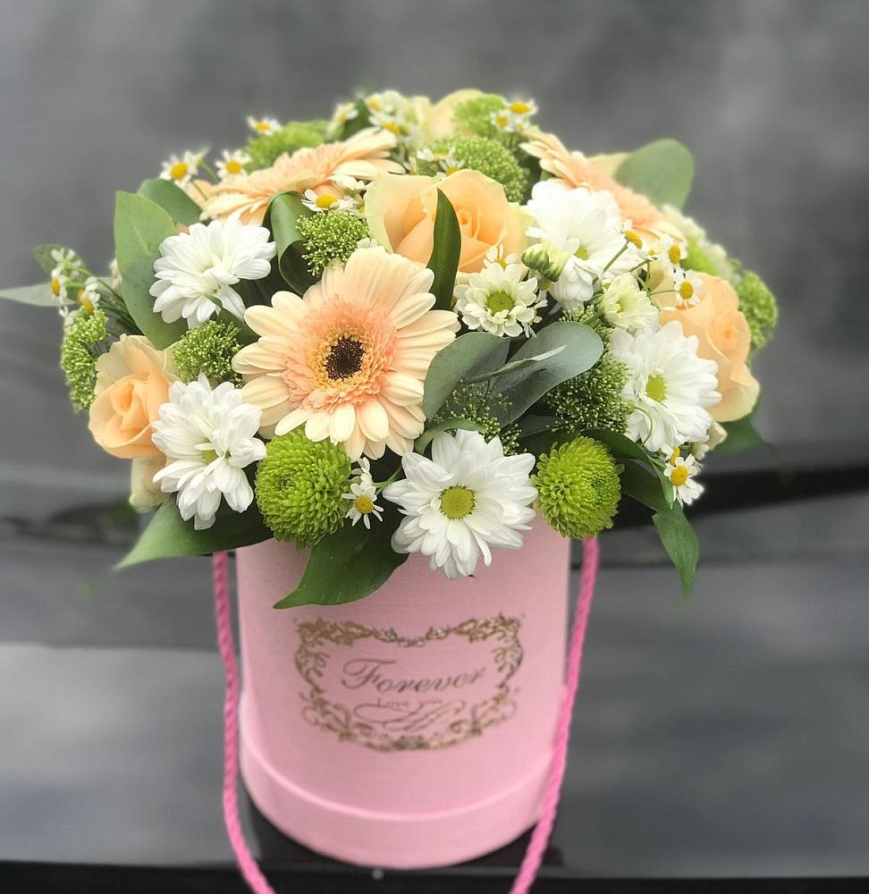 Цветочная композиция из Розы, Герберы и Хризантемы в шляпной коробке в Нестеровском