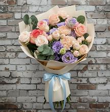 Букет цветов из:  Розы, Лизиантусы и Гвоздики в Нестеровском