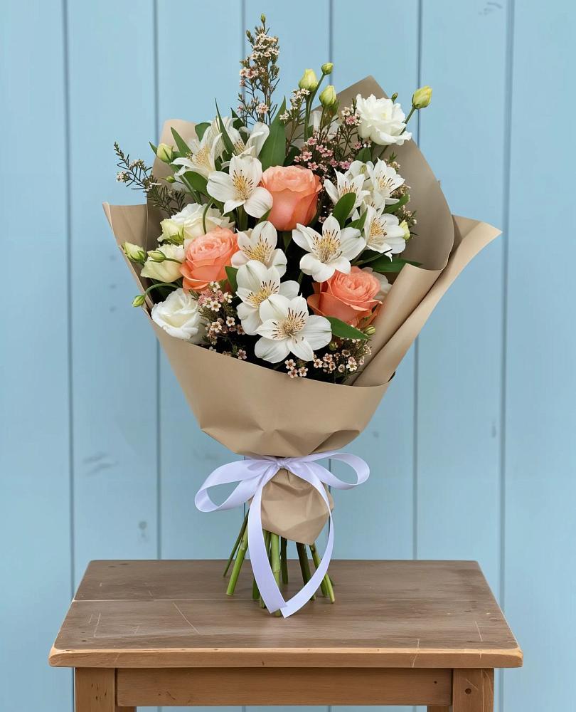 Букет цветов из: Альстромерии, Лизиантусы, Розы и Хризантемы в Нестеровском